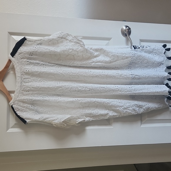 Anthropologie Hemant & Nandita Embroidered Tunic Cut Out Sleeves Eyelet XL - Picture 9 of 9